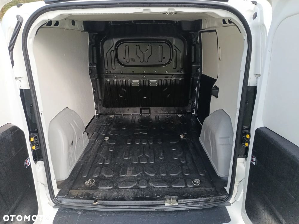 Opel COMBO VAN 1.4 benzyna 95kM manual 2017 rok AUTO SPRAWNE, GOTOWE DO JAZDY!!! - 6