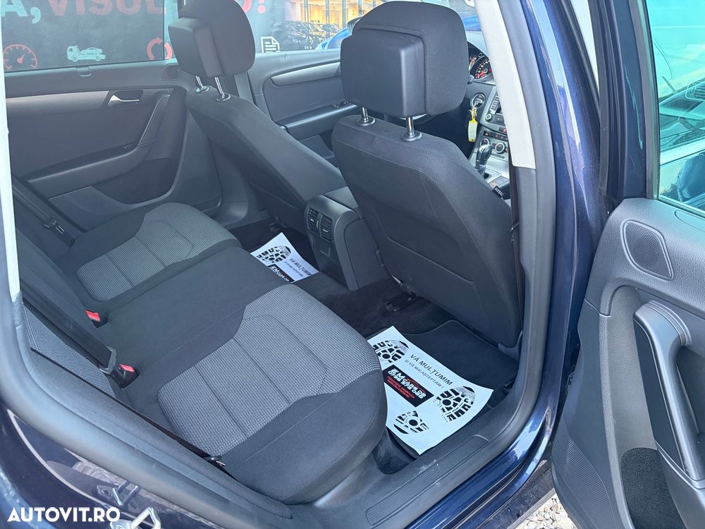 Volkswagen Passat - 12