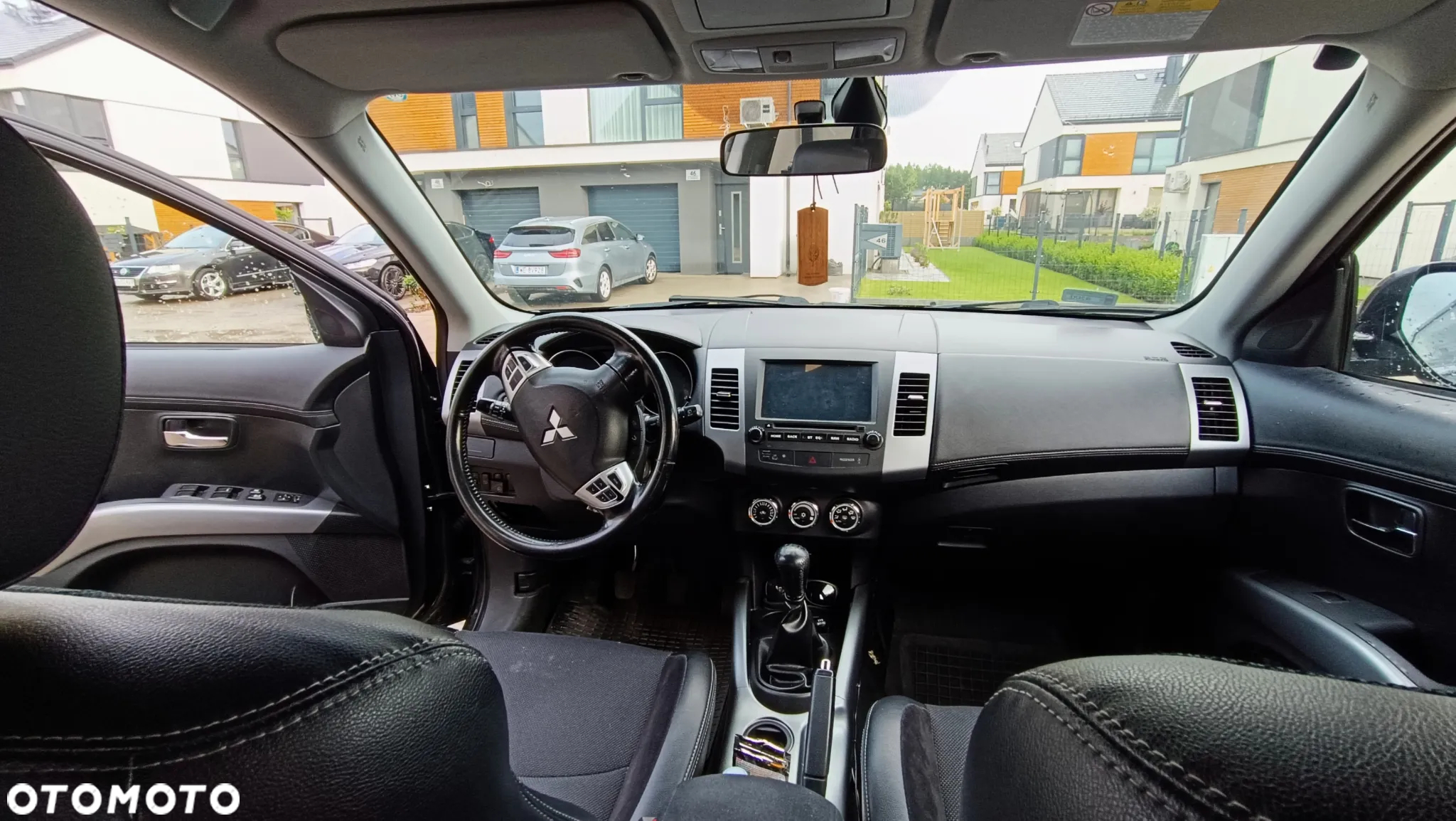 Mitsubishi Outlander - 9