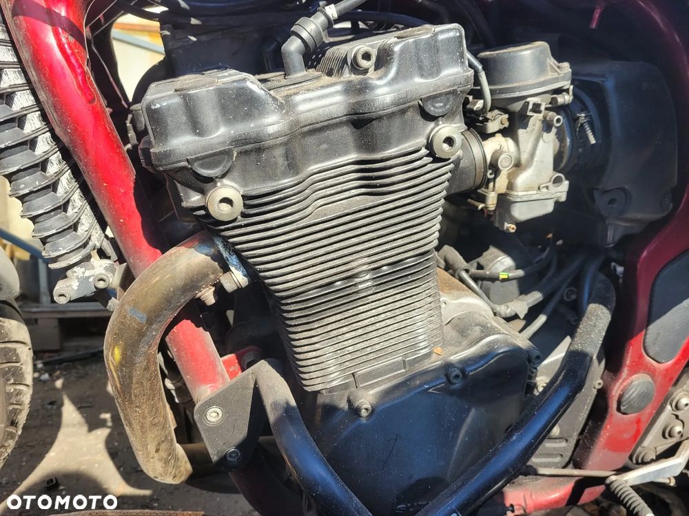 Silnik Suzuki GSF 1200 Pojemność: 1157 Moc: 72kW Rok: 1996 Benzyna - 5