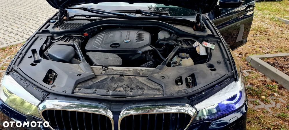 BMW Seria 5 520d xDrive M Sport sport - 32
