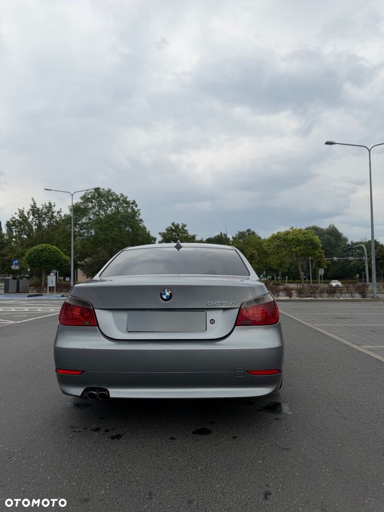 BMW Seria 5 525d - 13