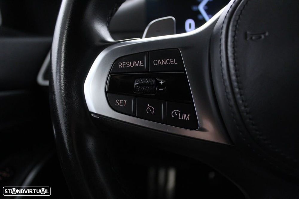 BMW 320 d Pack Desportivo M Auto - 22