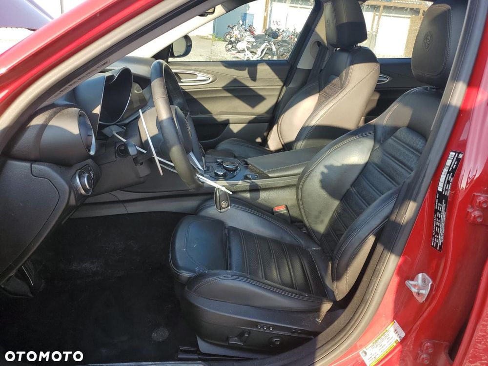 Alfa Romeo Giulia 2.0 Turbo 16V AT8 Veloce Ti - 8