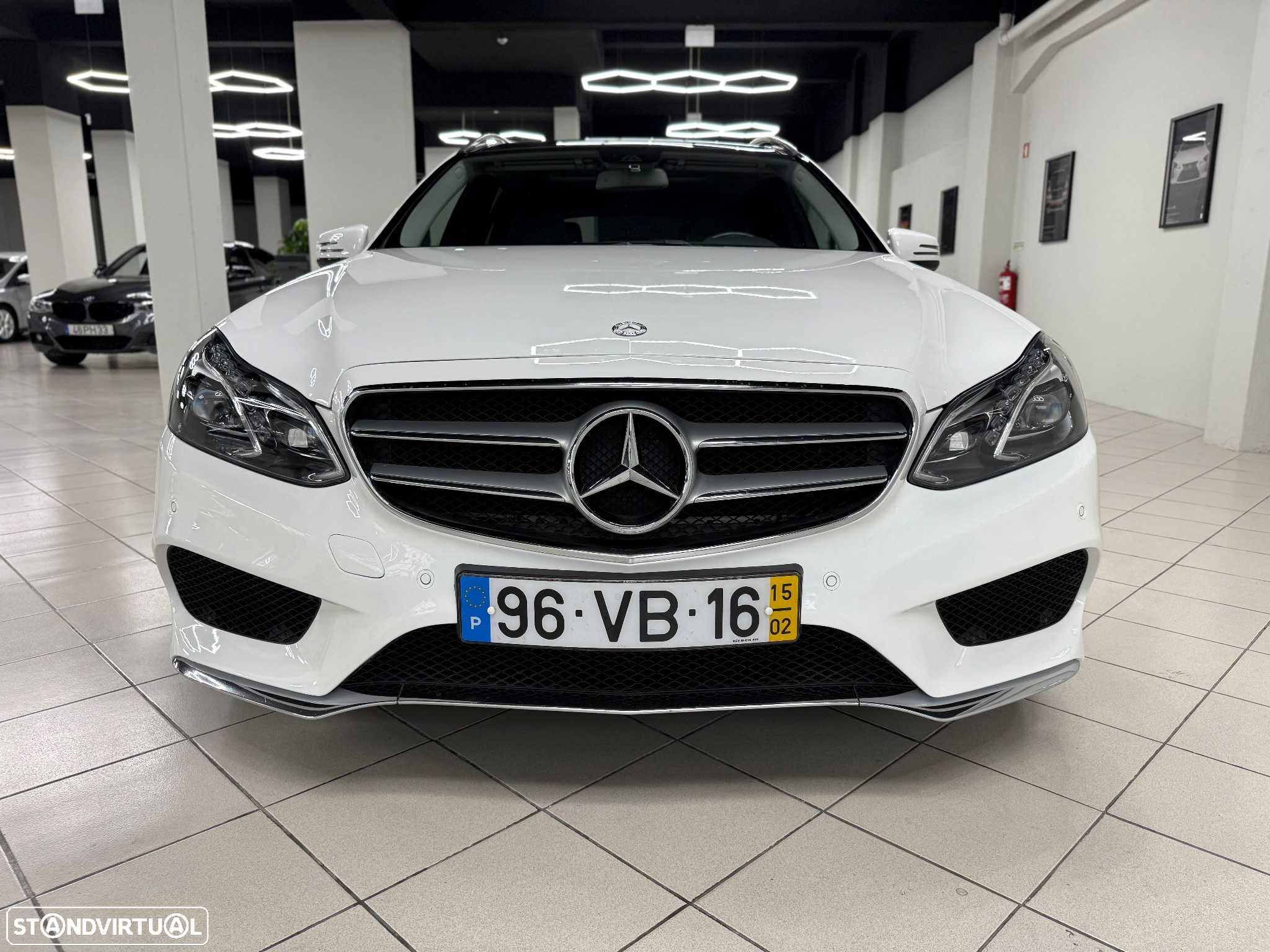 Mercedes-Benz E 300 Bluetec Hybrid Avantgarde - 4