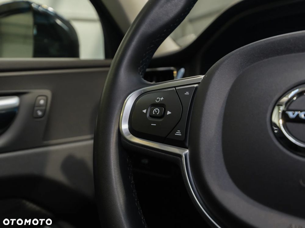 Volvo XC 60 B4 D AWD Core - 31