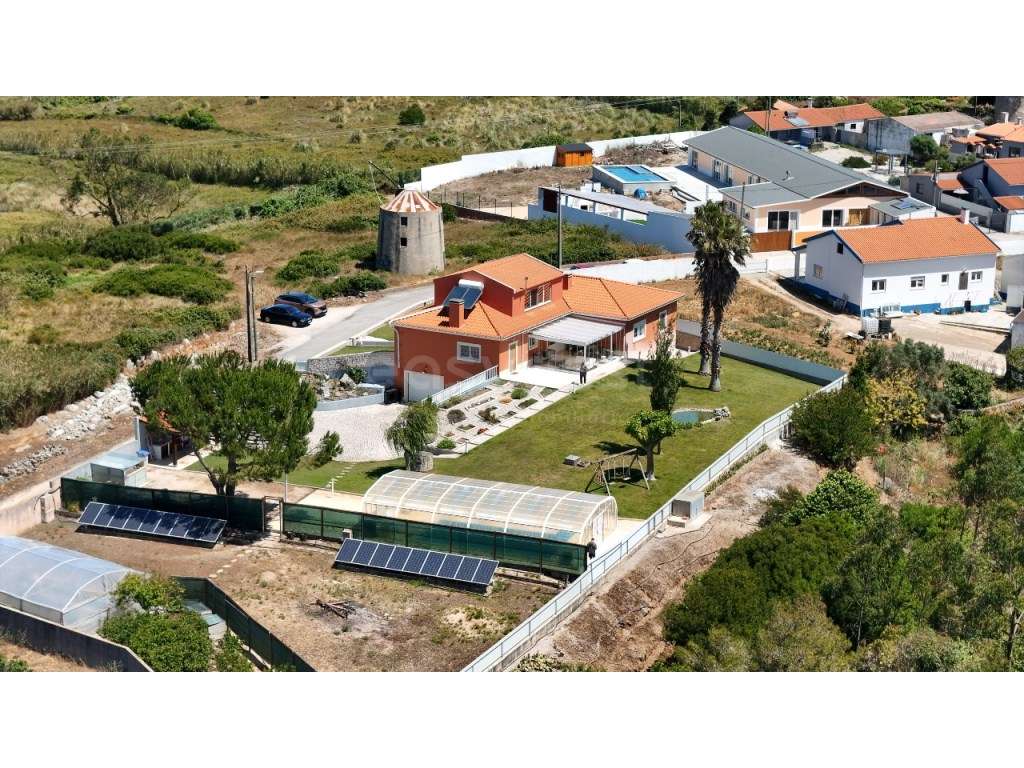 Moradia de excelência com piscina coberta, sala de cinema e terreno... - Grande imagem: 4/57
