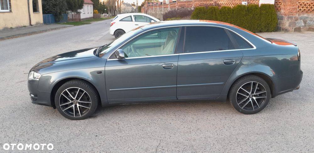 Audi A4 Limousine - 6