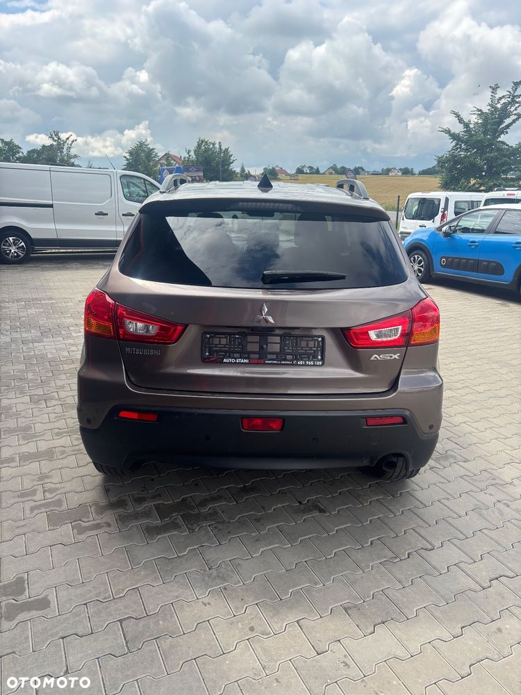 Mitsubishi ASX - 10