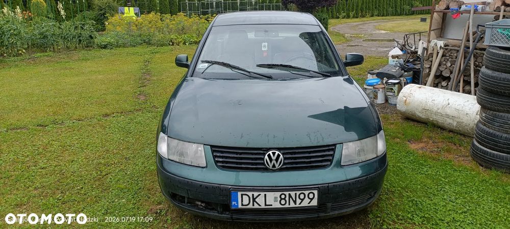 Volkswagen Passat 1.9 TDI Highline - 2
