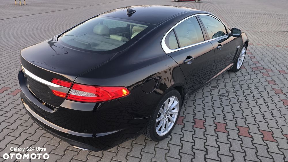Jaguar XF 2.2 - 10