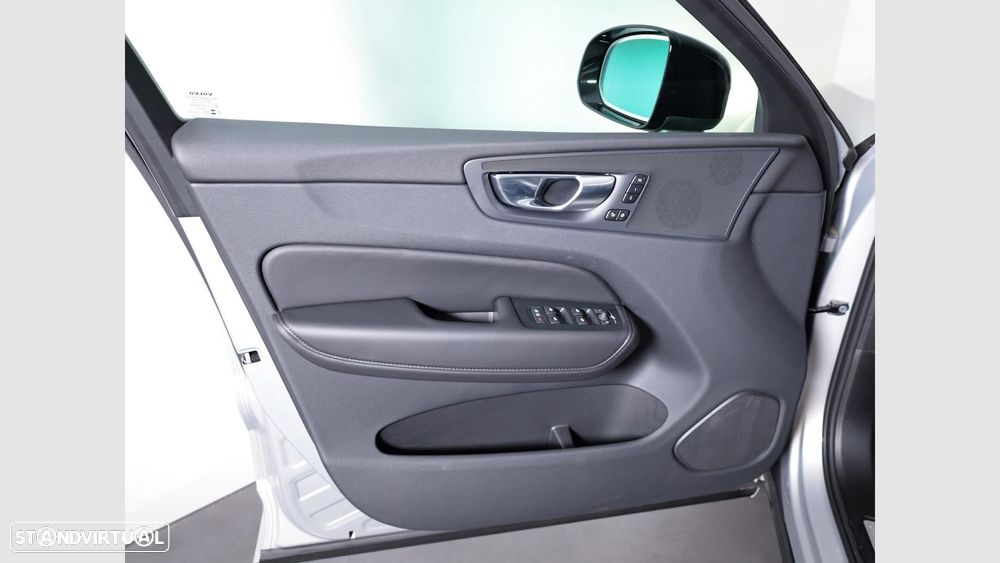 Volvo XC 60 2.0 T6 PHEV Plus Dark AWD - 18