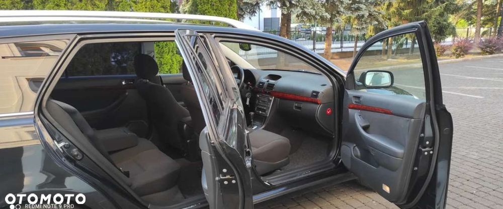 Toyota Avensis - 38