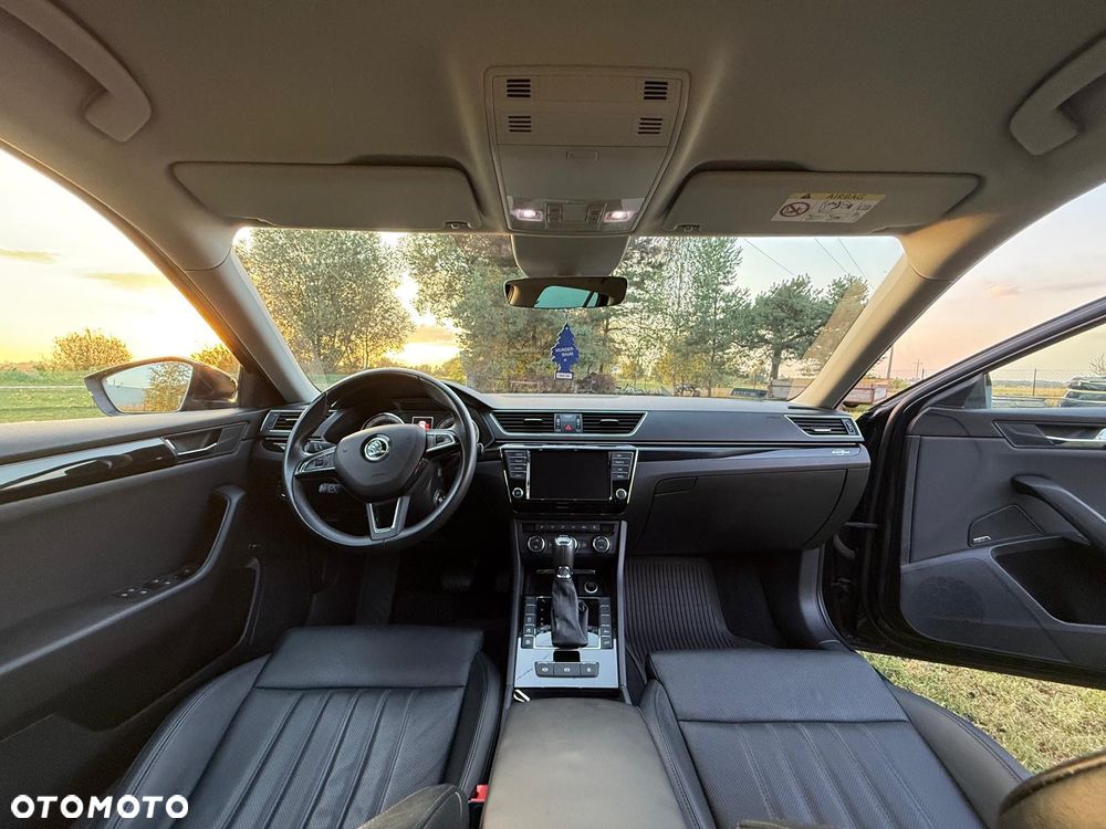 Skoda Superb 2.0 TDI L&K DSG - 12
