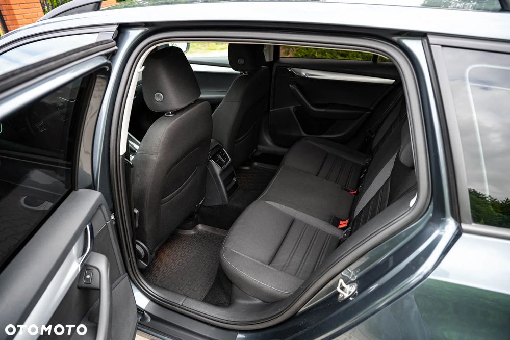 Skoda Octavia 2.0 TDI Clever DSG - 17