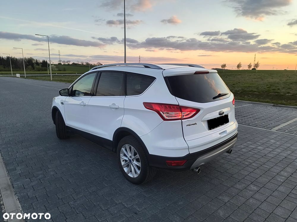 Ford Kuga 2.0 TDCi 4x2 Titanium - 4