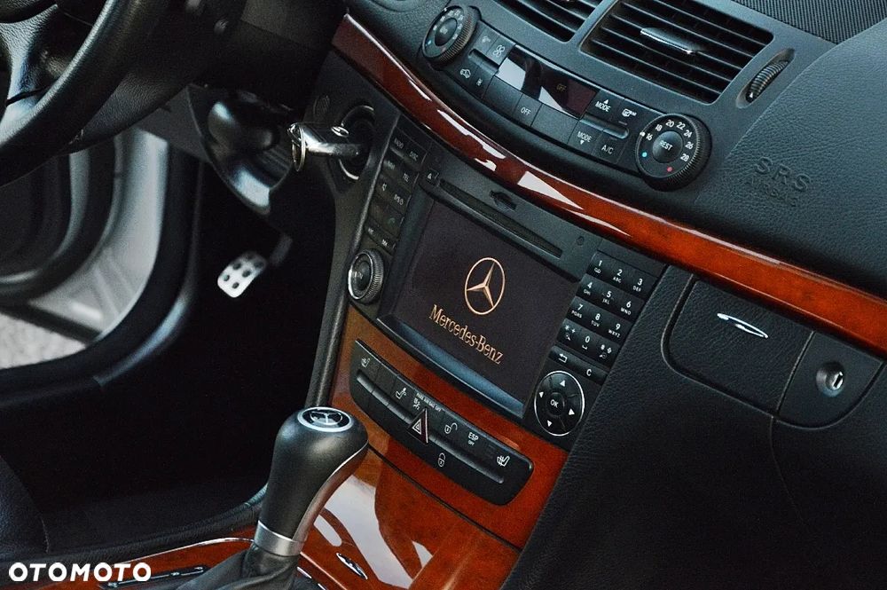 Mercedes-Benz Klasa E 200 Kompressor Automatik Elegance - 19
