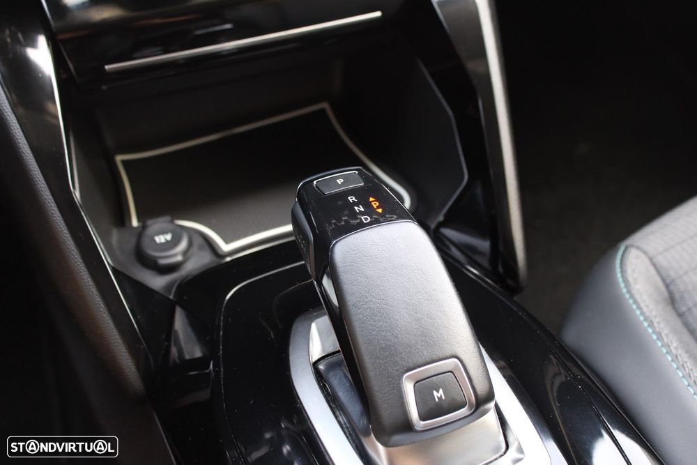 Peugeot 208 1.2 PureTech Allure EAT8 - 25