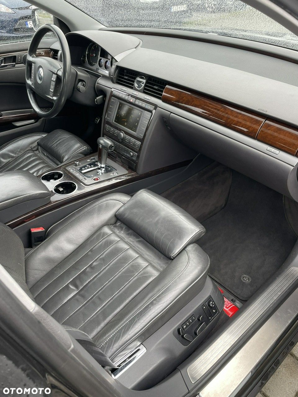 Volkswagen Phaeton - 8