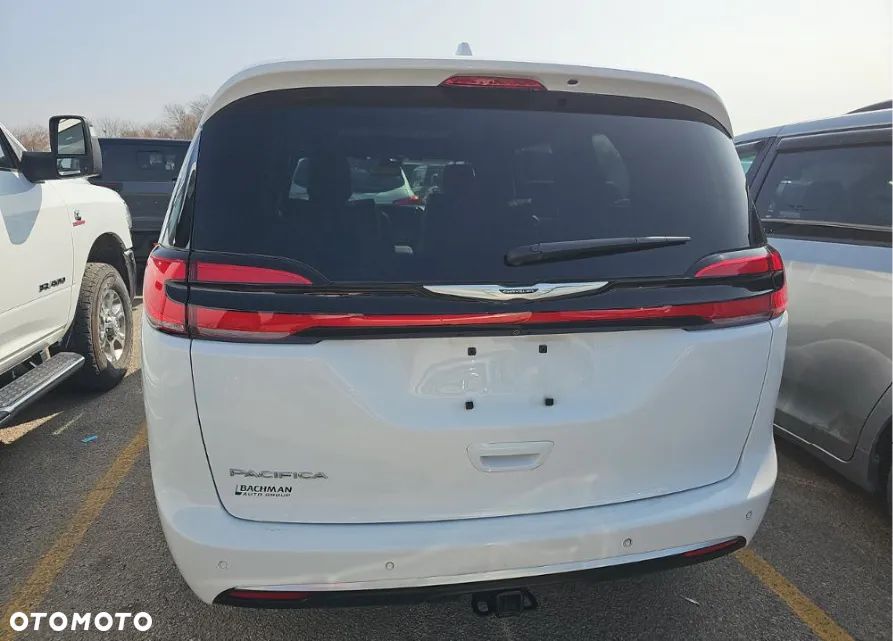 Chrysler Pacifica - 6