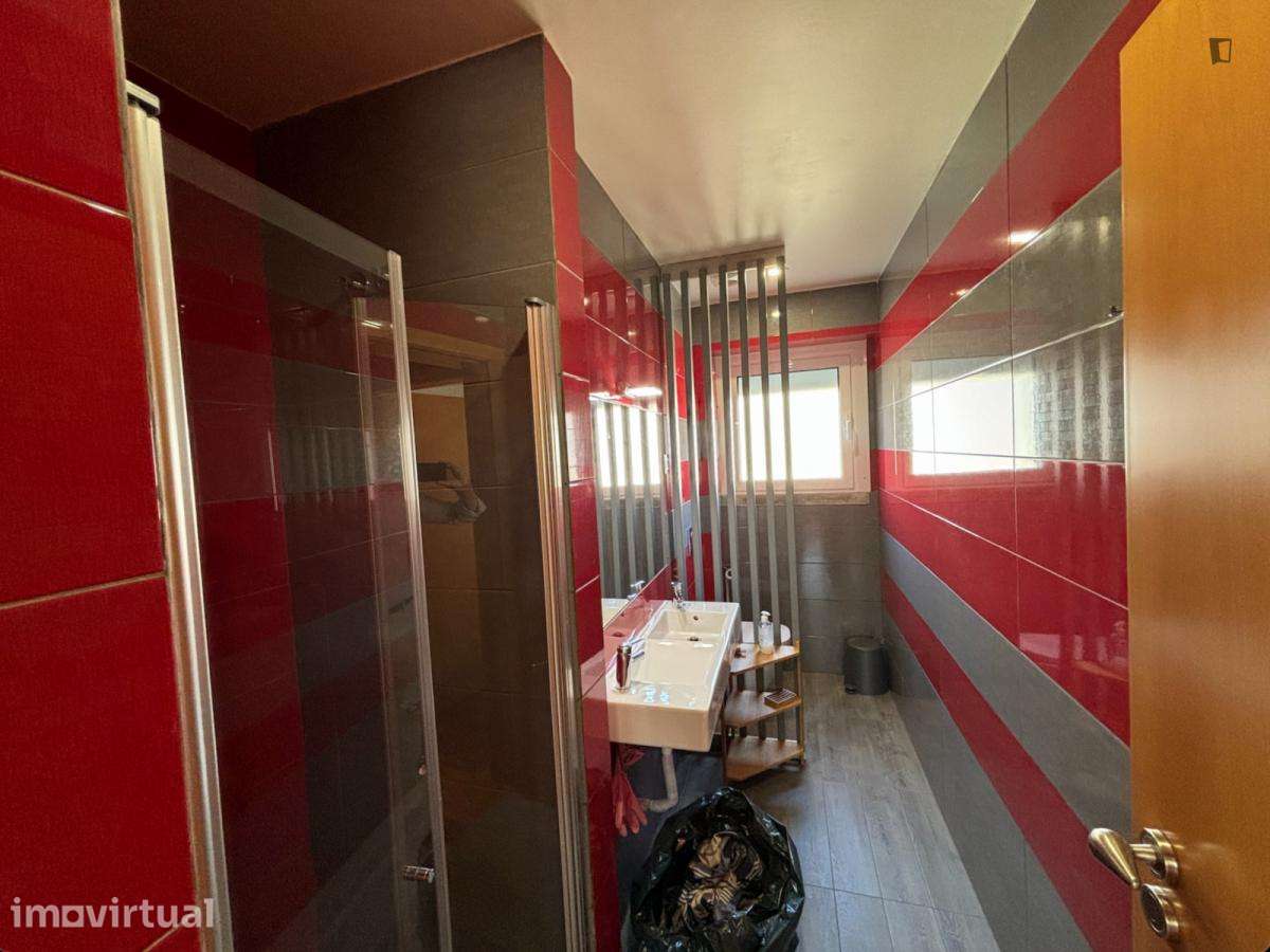 Quarto - localizado em Alvalade Lisbon - Grande imagem: 2/15