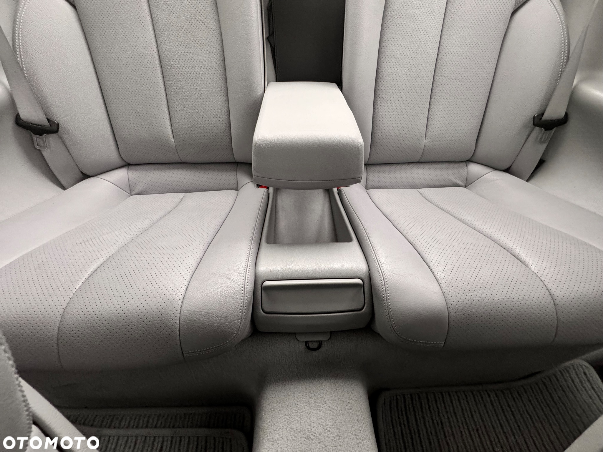 Mercedes-Benz CLK 320 - 25