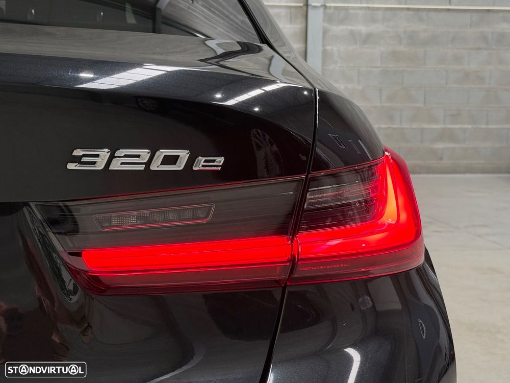 BMW 320 e Line Sport Auto - 42