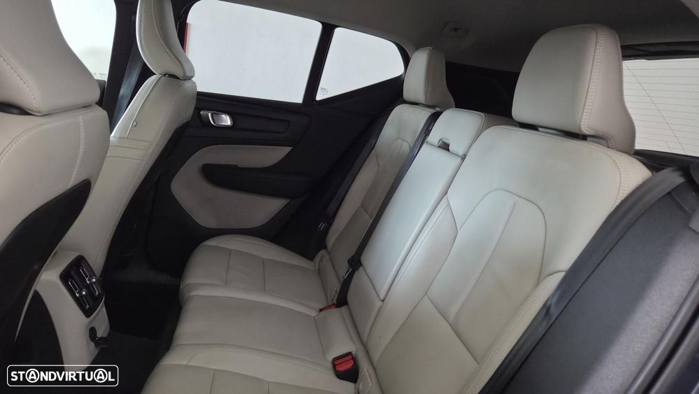 Volvo XC 40 1.5 T5 PHEV Momentum Plus - 11