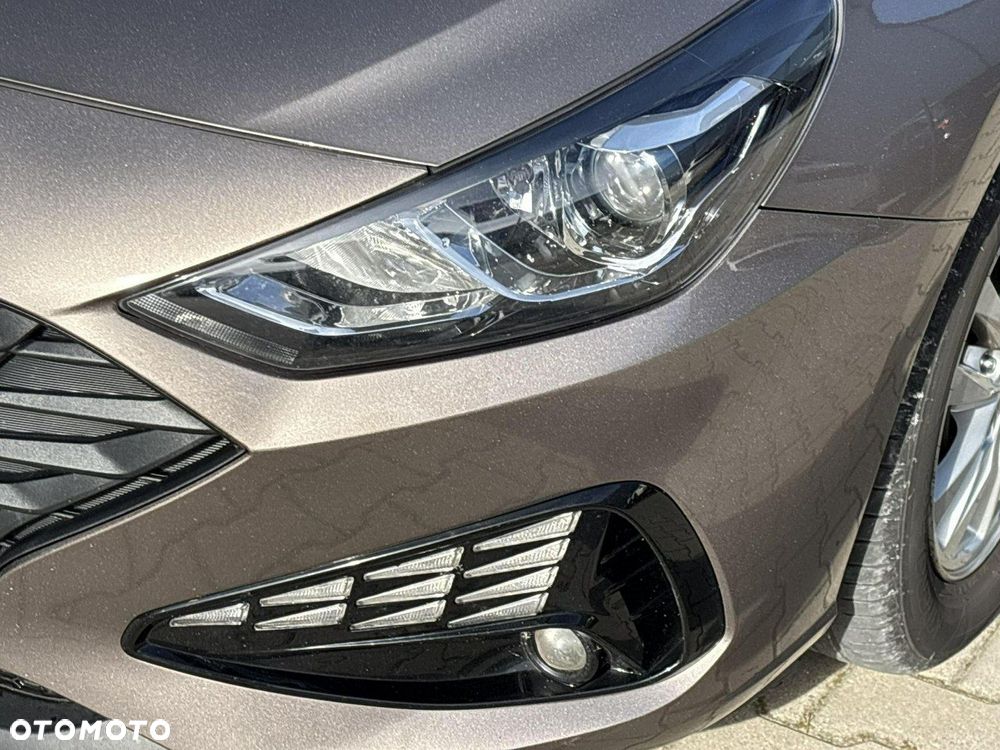 Hyundai i30 1.5 DPI Classic + - 9