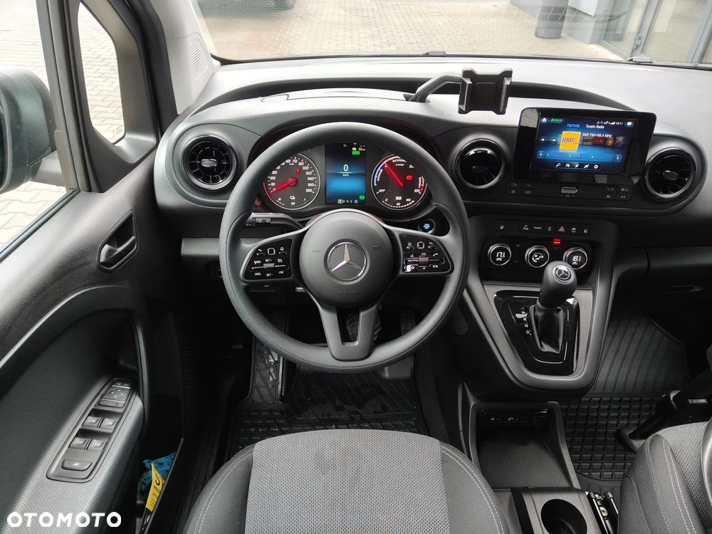 Mercedes-Benz EQT - 17