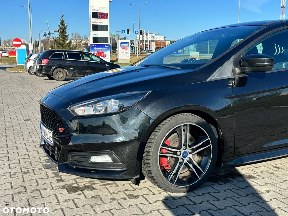 Ford Focus 2.0 EcoBoost ST - 14