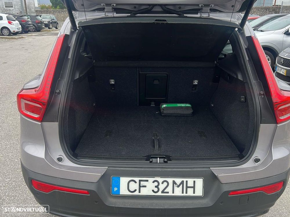 Volvo XC 40 2.0 B3 Plus Dark - 13