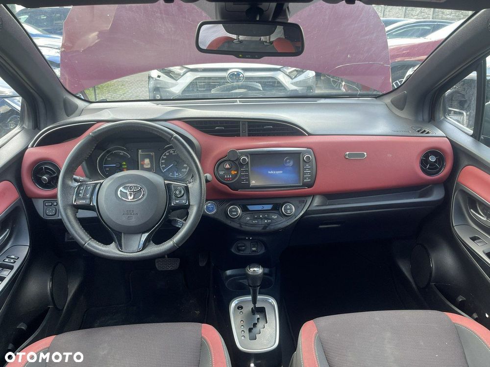 Toyota Yaris Hybrid 1.5 VVT-i Selection - 9