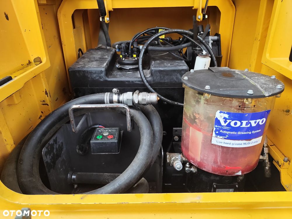 Volvo EC300EL - 12