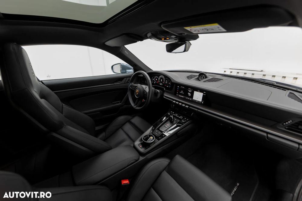 Porsche 911 Carrera PDK - 26