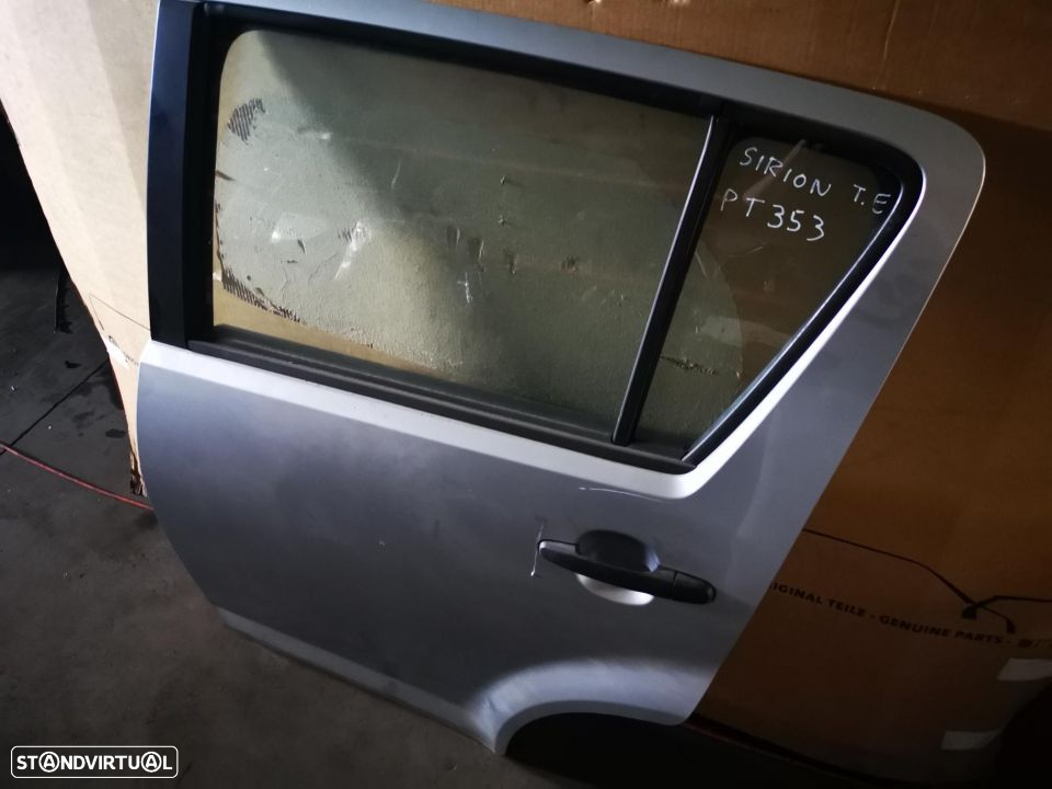 DAIHATSU SIRION PORTA TRÁS ESQ PT353 - 2