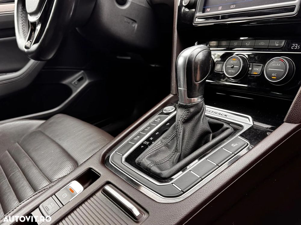 Volkswagen Passat 2.0 TDI SCR BlueMotion Technology 4Motion D Comfortline - 20