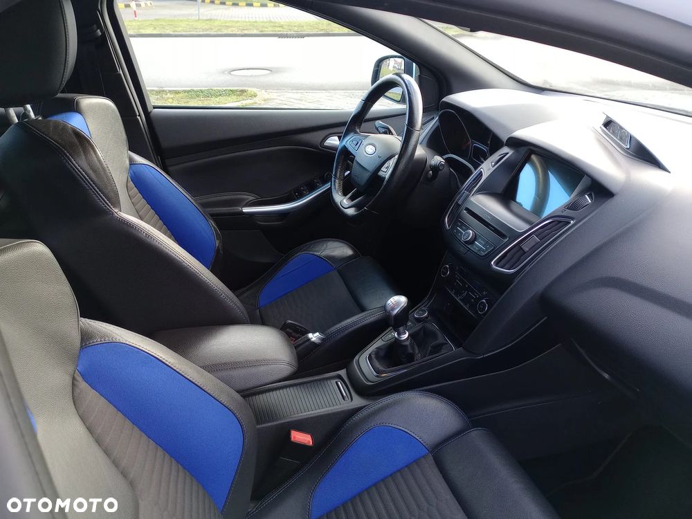 Ford Focus ST - 6