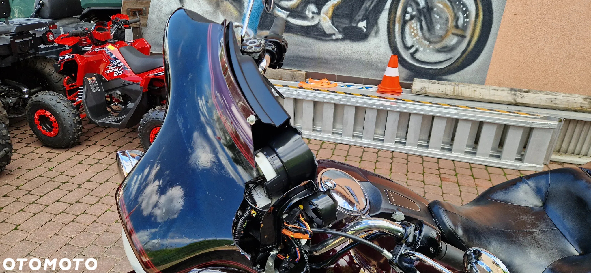 Harley-Davidson FLH Electra Glide - 32