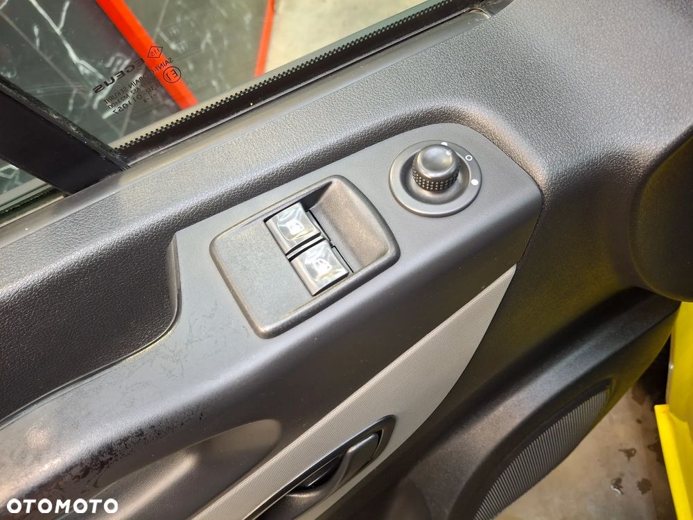 Renault Trafic 2016 Rok Wersja Lift Wysoki Długi L2H2 Klimatyzacja Drzwi Przesuwane Po Obu Stronach Hak Służba Drogowa - 18