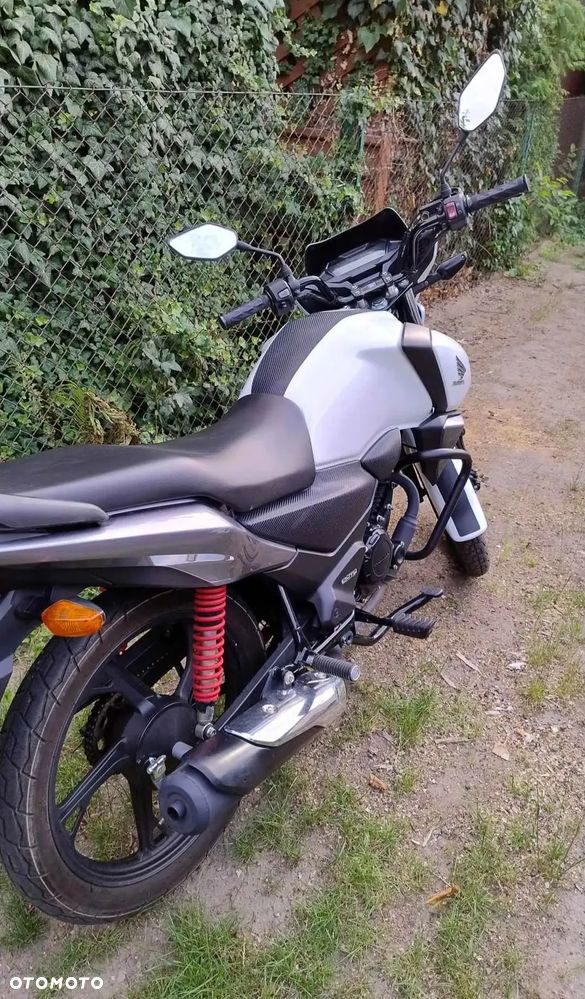 Honda CBF - 4