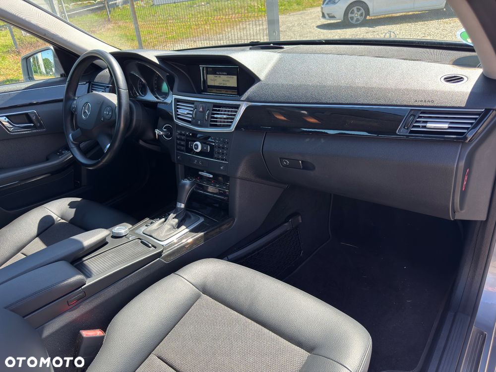 Mercedes-Benz Klasa E 250 CGI BlueEFFICIENCY Avantgarde - 29