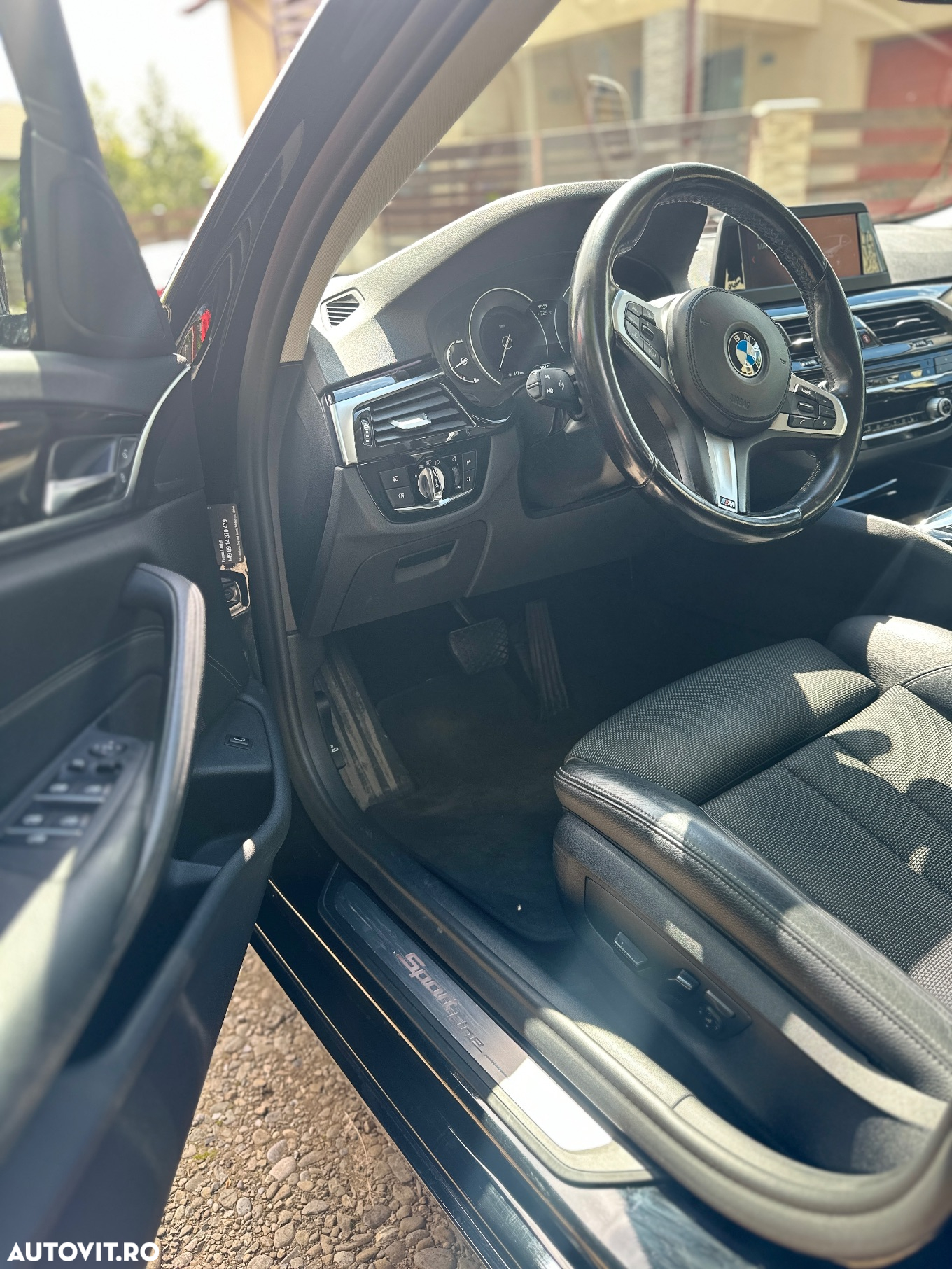 BMW Seria 5 520d AT - 11