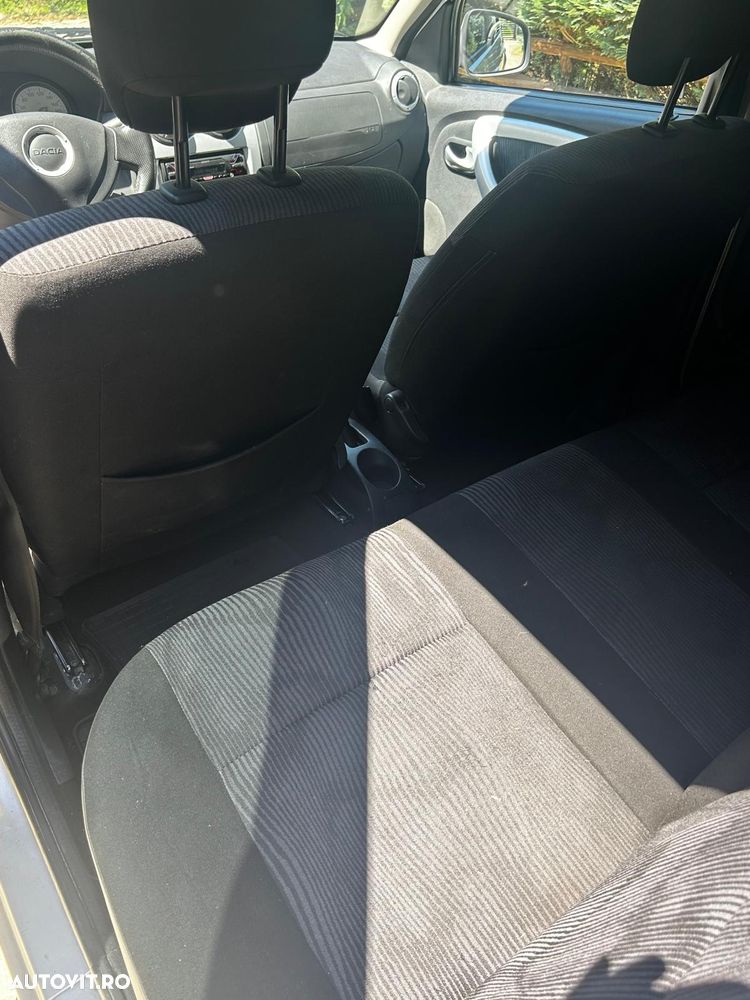 Dacia Sandero - 8