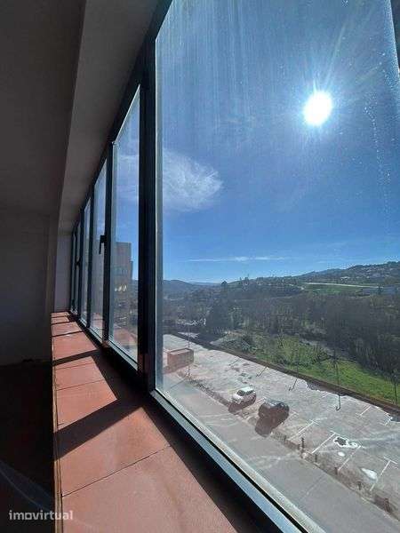 Loja para arrendar, destinada a comércio em Amarante - Grande imagem: 2/11