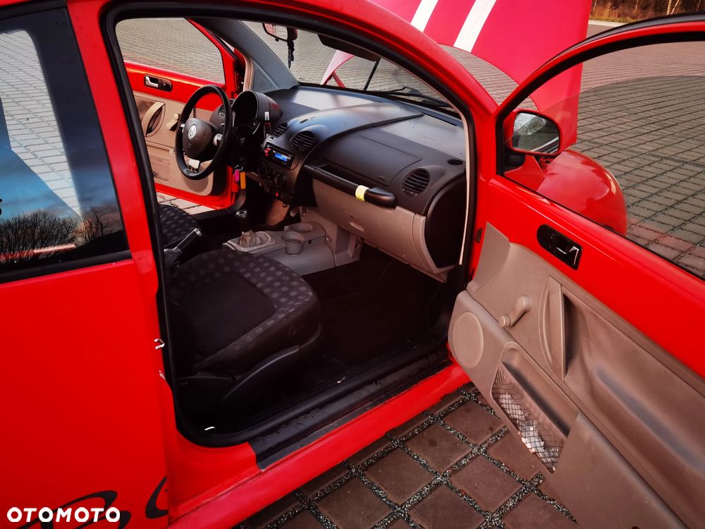 Volkswagen New Beetle - 32