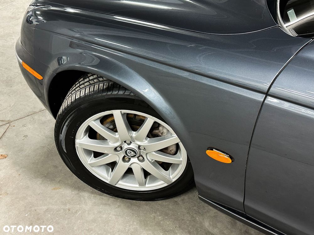 Jaguar S-Type 4.2 V8 - 13