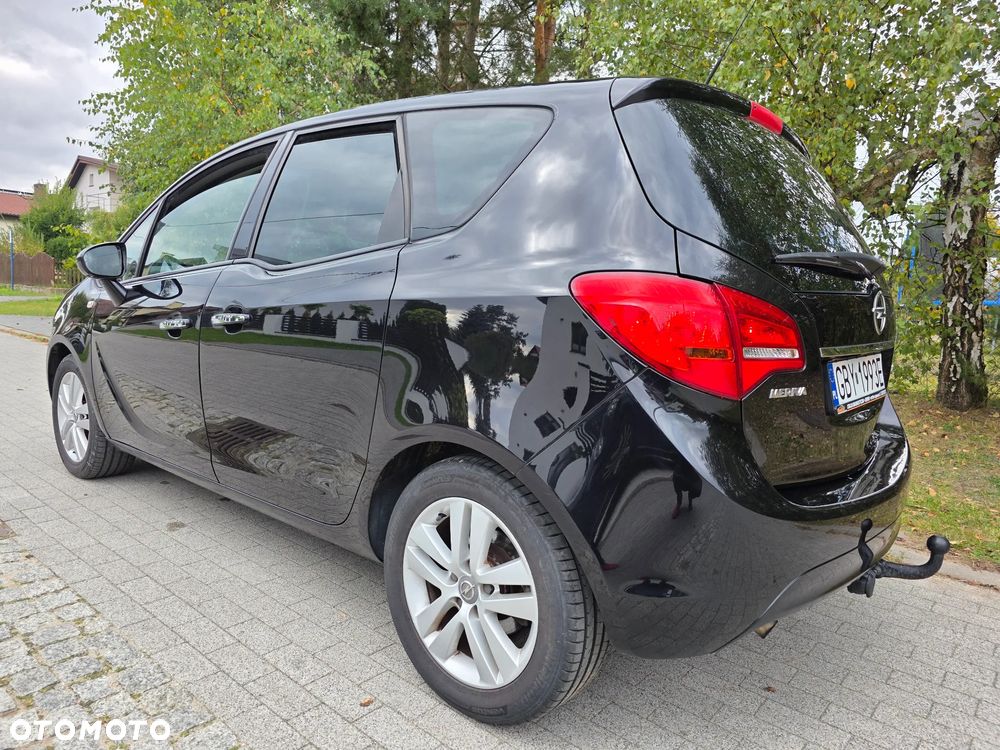Opel Meriva ver-1-4-t-design-edition - 8