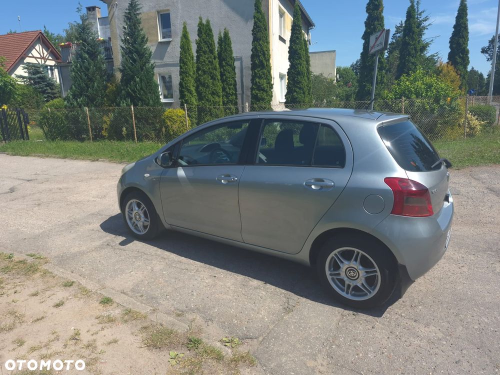 Toyota Yaris 1.4 D-4D Prestige - 4