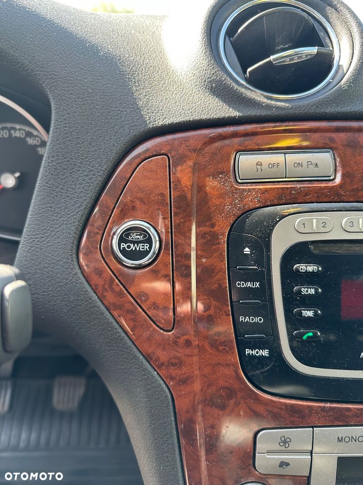 Ford Mondeo 2.0 Ghia X - 19